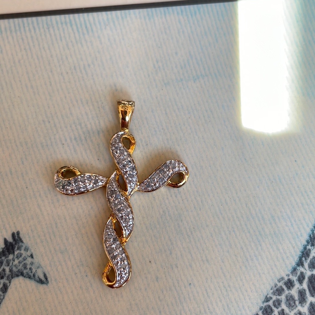 Stunning Sterling Silver Cross Gold In Color